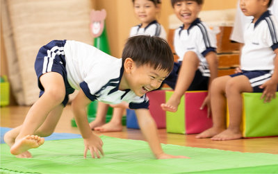 子供マット体操
